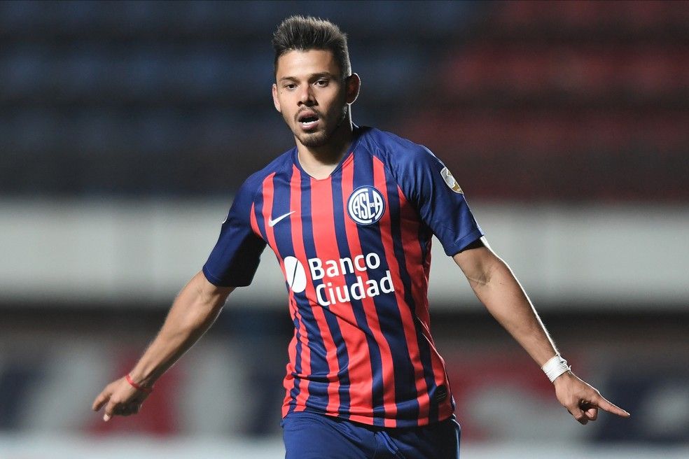 Variação de posição e cinco gols: como foi a passagem de Romero, do Corinthians, pelo México