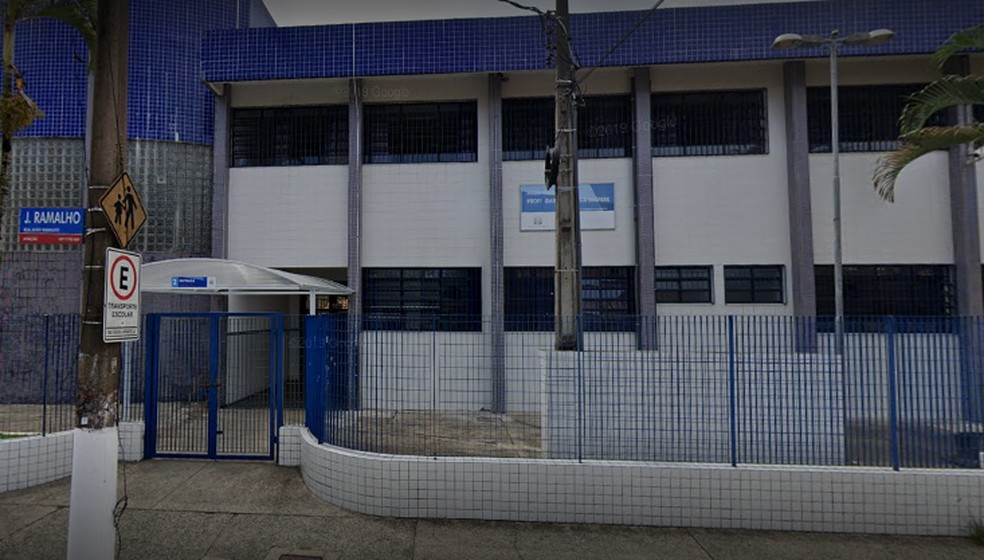 Caso ocorreu na Escola Municipal Professora Isabel Figueroa Bréfere, em Praia Grande — Foto: Reprodução/Google Maps