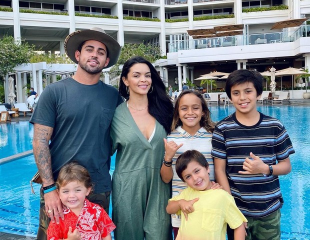 Billy com a esposa e seus quatro filhos (Foto: Reprodução/Instagram)