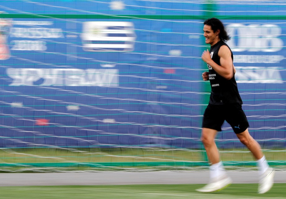 ProvÃ¡vel desfalque contra a FranÃ§a, Cavani treina separado no Uruguai