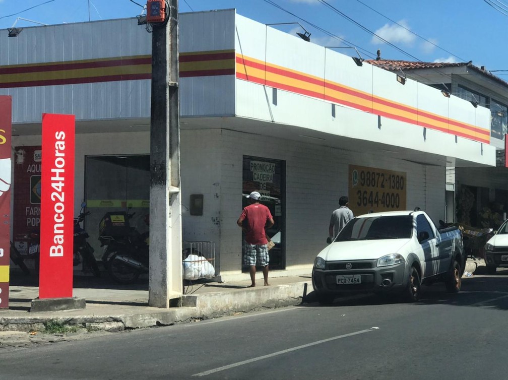 PM foi esfaqueado durante assalto em farmácia em Parnamirim, na Grande Natal — Foto: Kleber Teixeira/Inter TV Cabugi