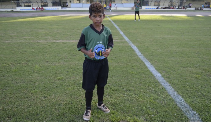 Garoto de 13 anos joga o sub-17 e sonha vestir a camisa 10 de Zico, no AP
