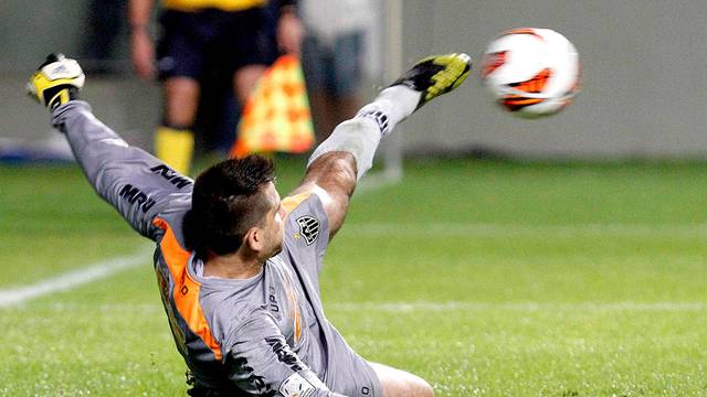 Em 2013, contra o Tijuana, Victor fez uma defesa histórica