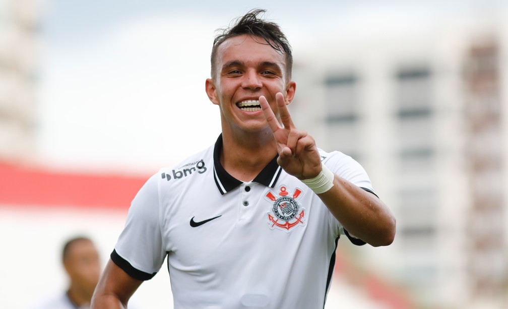 Com valor de compra de R$3 milhões, Corinthians vai testar artilheiro do sub-20 no profissional