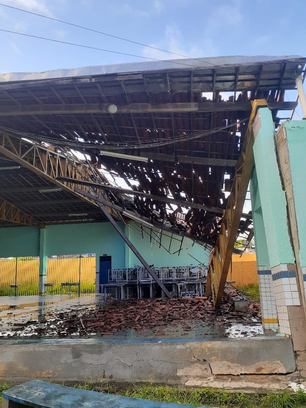 Aulas foram suspensas na Escola Onélia Campelo, do bairro Santos Dumont, em Maceió — Foto: Seduc