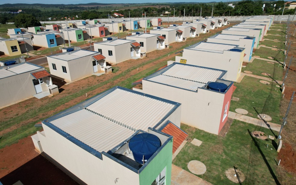 Governo de Goiás iniciou sorteios das casas a custo zero em Hidrolândia — Foto: Divulgação/Agehab