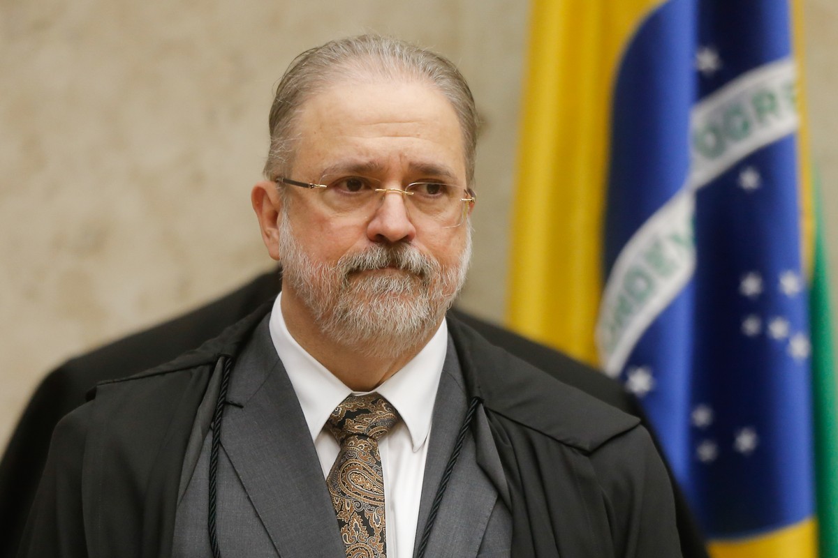 Aras diz que não vai investigar Bolsonaro por governo ter usado Lei de Segurança contra críticos