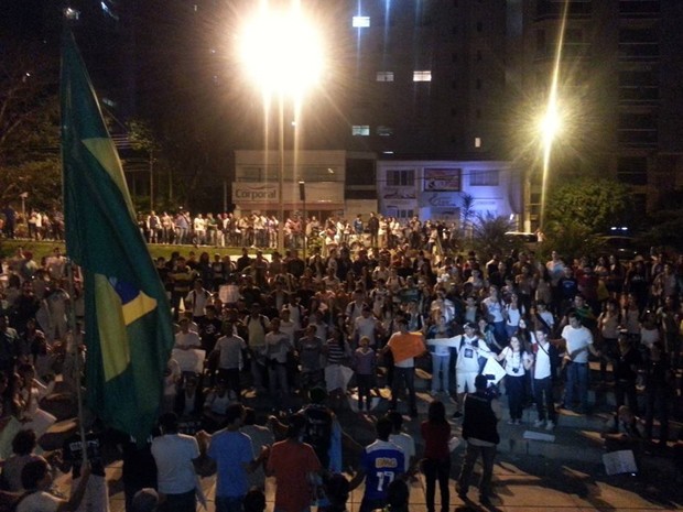 Mais de 7 mil pessoas participaram da manifestação. (Foto: Anna Lúcia Silva/G1)