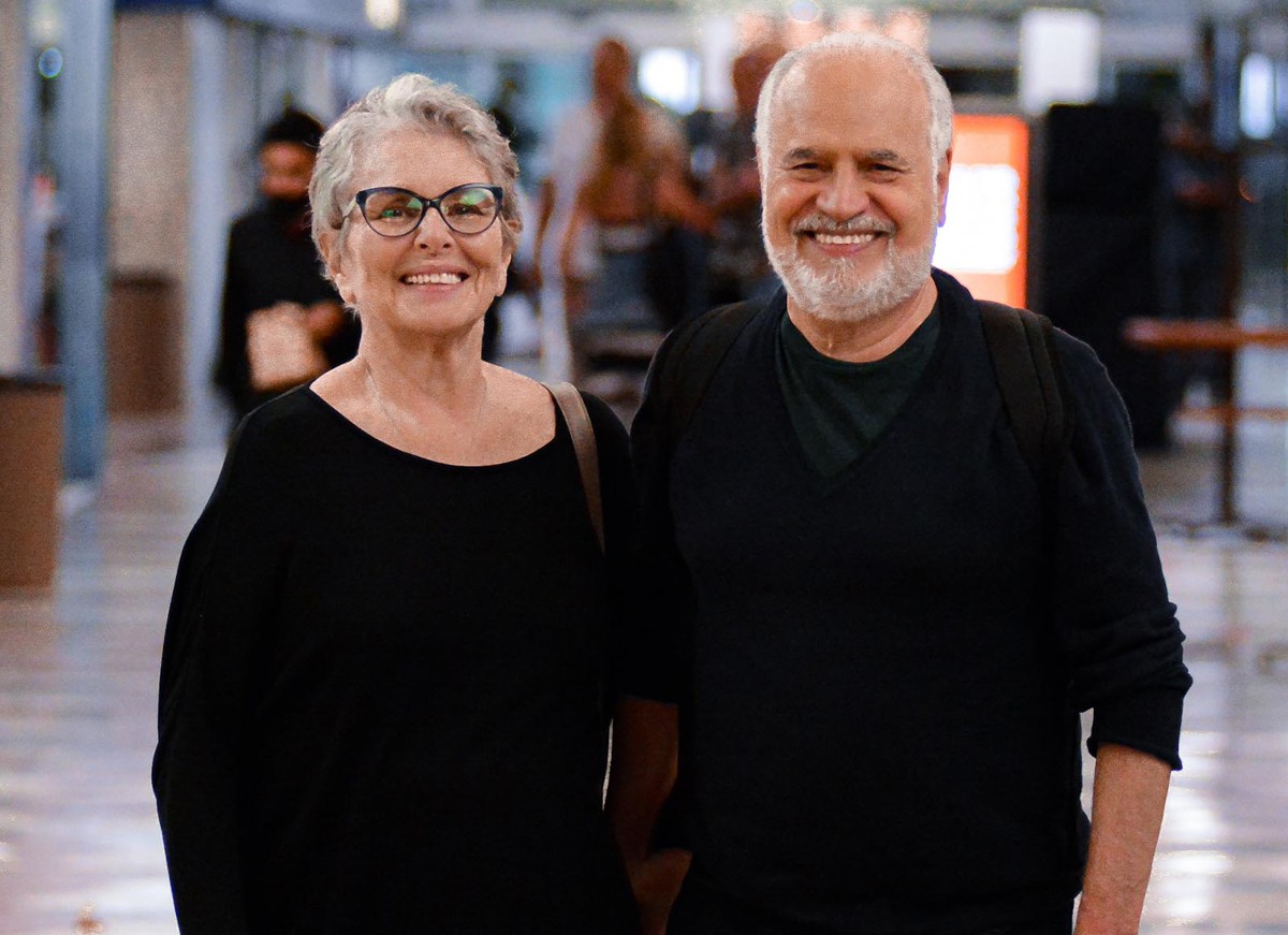 Irene Ravache e o marido, Edison Paes (Foto: Rodrigo Adão e Webert Belício / AgNews)