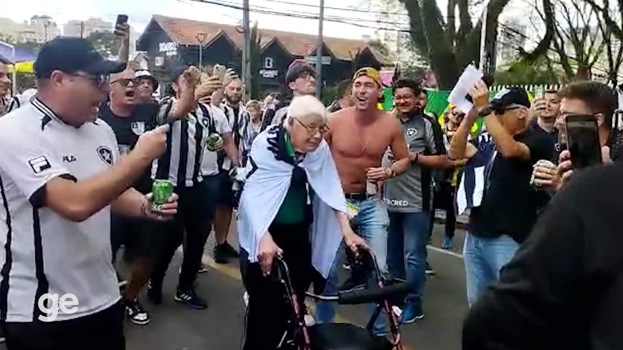Torcedor de 94 anos vai pela primeira vez a um jogo do Botafogo