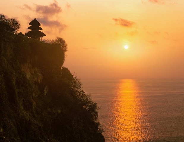 A view of Uluwatu temple at sunset, Bali. (Foto: Getty Images)
