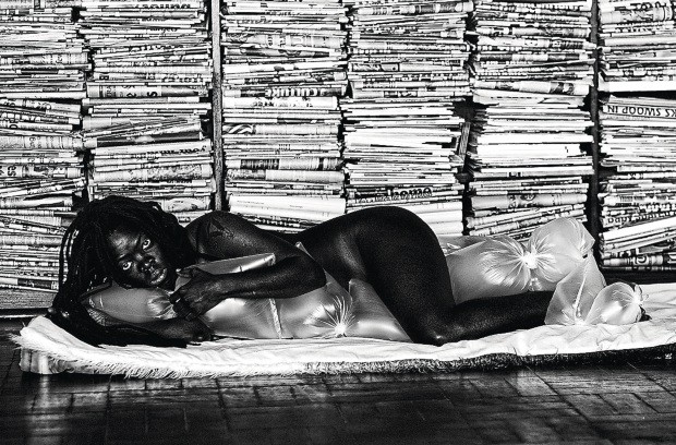Conheça Seydou Keita, o fotógrafo que empoderou os negros em seus cliques (Foto: Stevenson Gallery (Zanele Muholi))