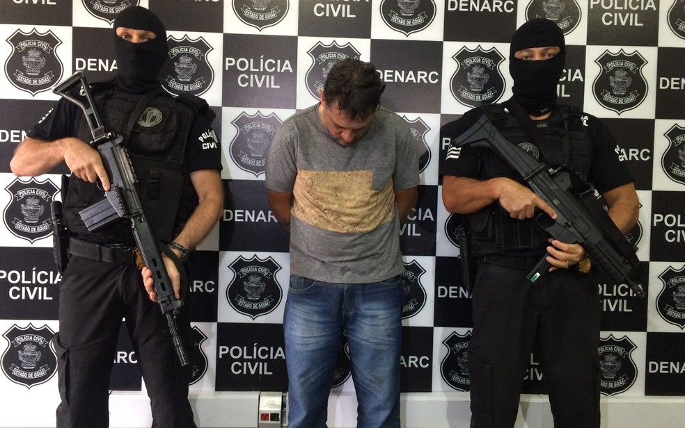 Mototaxista Flávio Hugo Marandola foi preso suspeito de usar moto para entregar drogas em Goiânia, Goiás (Foto: Vitor Santana/G1)