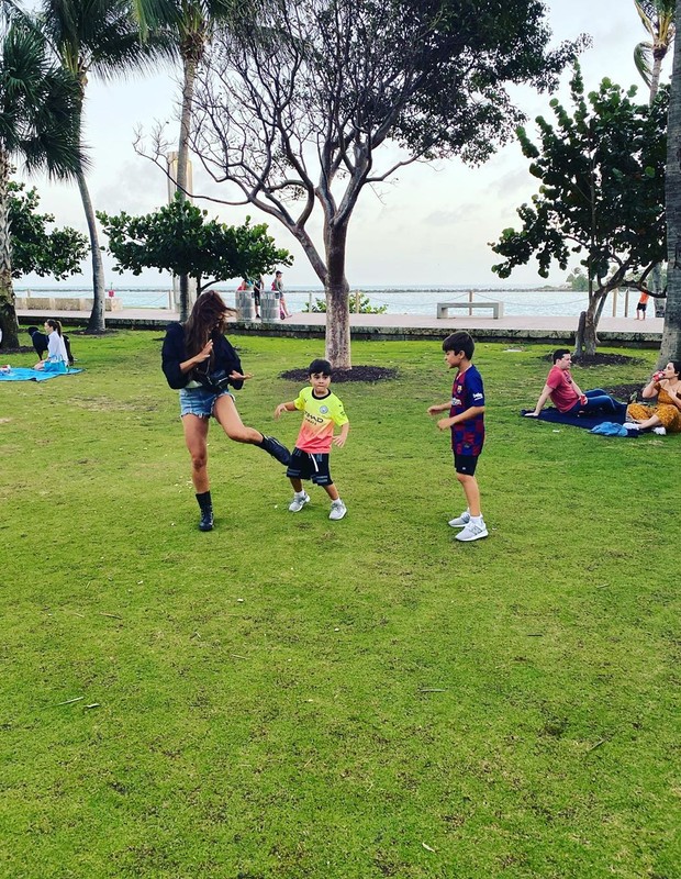 Juliana Paes com os filhos (Foto: Reprodução/Instagram)