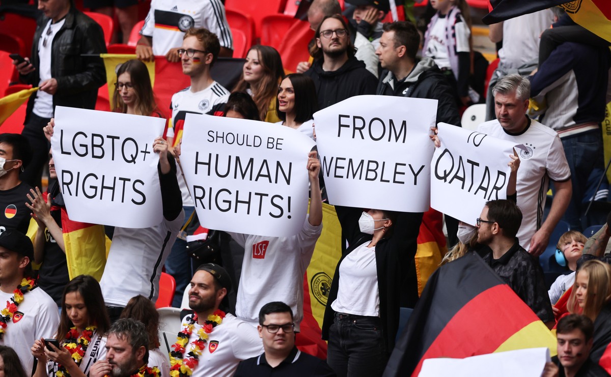 Diskreditierung mit der Auswahl und Kritik an Katar;  verstehe das Desinteresse der Deutschen an der WM |  Deutschland