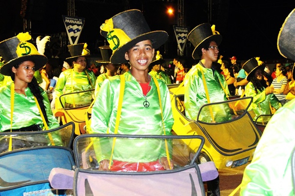 Nova Parnaíba no Samba com o enredo “A Comédia da Arte Celebrando Arlequim, Colombina e Pierrô”. (Foto: Divulgação)