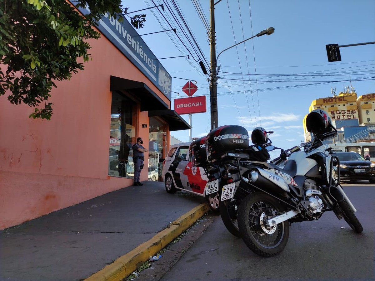 Bandido armado com revólver invade padaria e rouba dinheiro e celular em Presidente Prudente - Vimarsana News