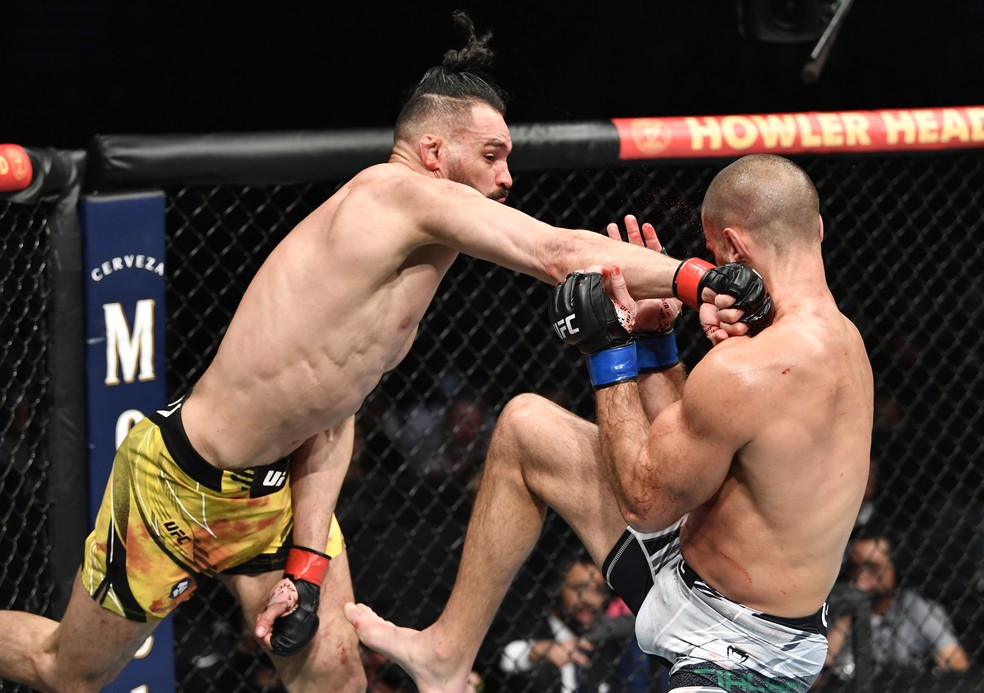 Michel Pereira venceu André Fialho por decisão unânime (triplo 29-28) — Foto: Getty Images