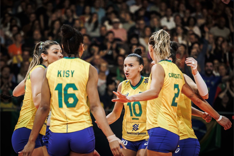 Brasil renasce, vira sobre o Jap&atilde;o em jogo &eacute;pico e vai &agrave; semi do Mundial |  v&ocirc;lei | ge