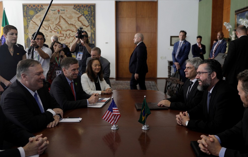 Ernesto Araujo participou de reunião com o secretário de Estado dos EUA, Mike Pompeo, no Palácio do Itamaraty, em Brasília — Foto: Ricardo Moraes/Reuters