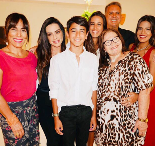 Gloria Pires, Cleo Pires. Ana Morais, Orlando Morais, Bento Morais, Antonia Morais e Wilma Oliveira (Foto: Reprodução)