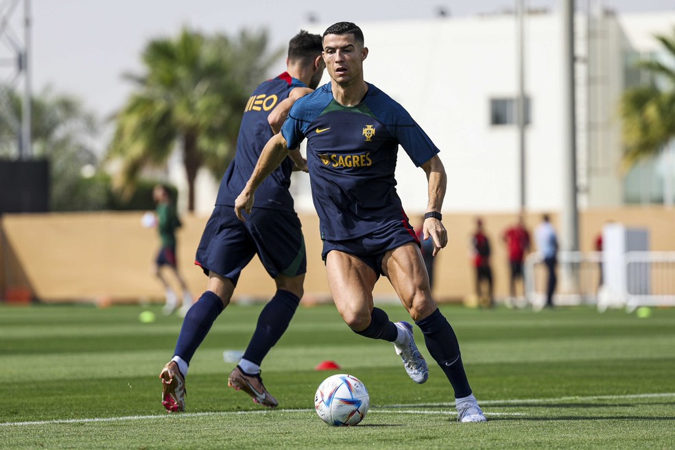 Cristiano Ronaldo em treino neste domingo com Portugal — Foto: Reprodução