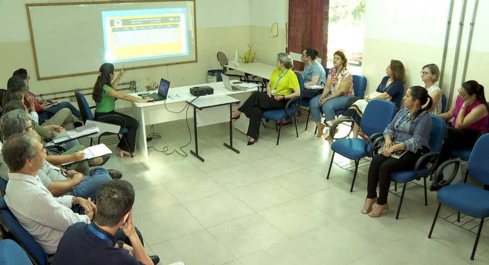 Reunião contou com autoridades da saúde e também da educação, em Campo Grande — Foto: Itamar Silva/TV Morena 