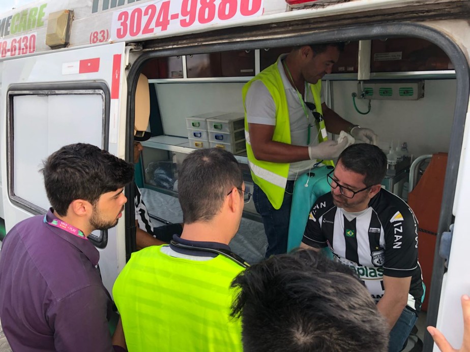 CrianÃ§a de 11 anos e mais 2 torcedores sÃ£o atingidos por bombas em jogo da SÃ©rie D