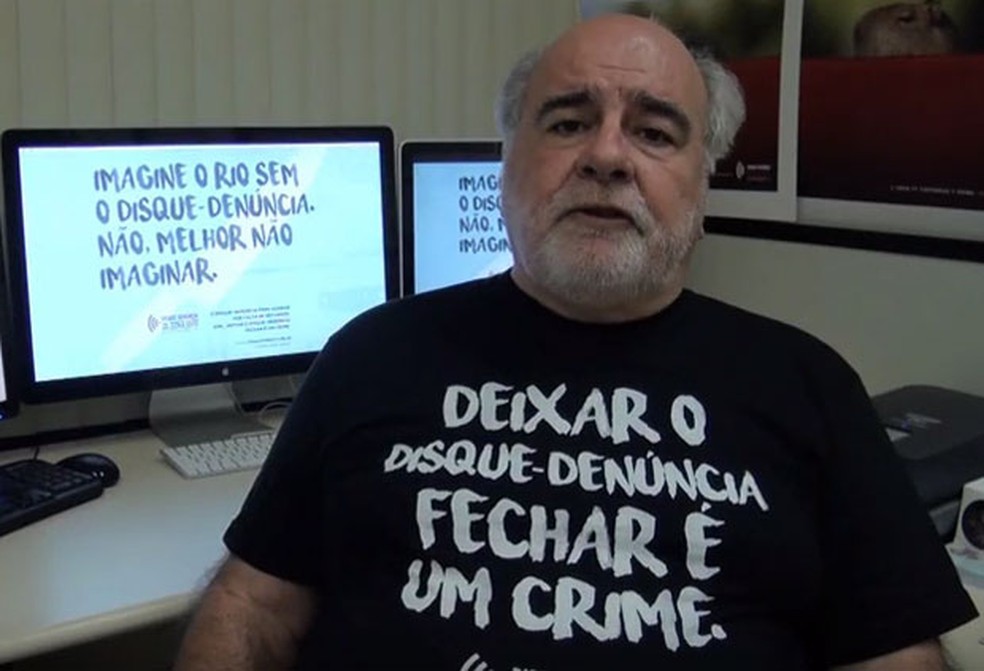 Zeca Borges, em protesto à possibilidade de fechamento do Disque-Denúncia, em 2016 — Foto: Reprodução/Youtube