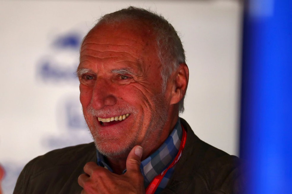 Dietrich Mateschitz, fundador da RBR, na pré-temporada da F1 em 2019 — Foto: Marco Canoniero/LightRocket via Getty Images