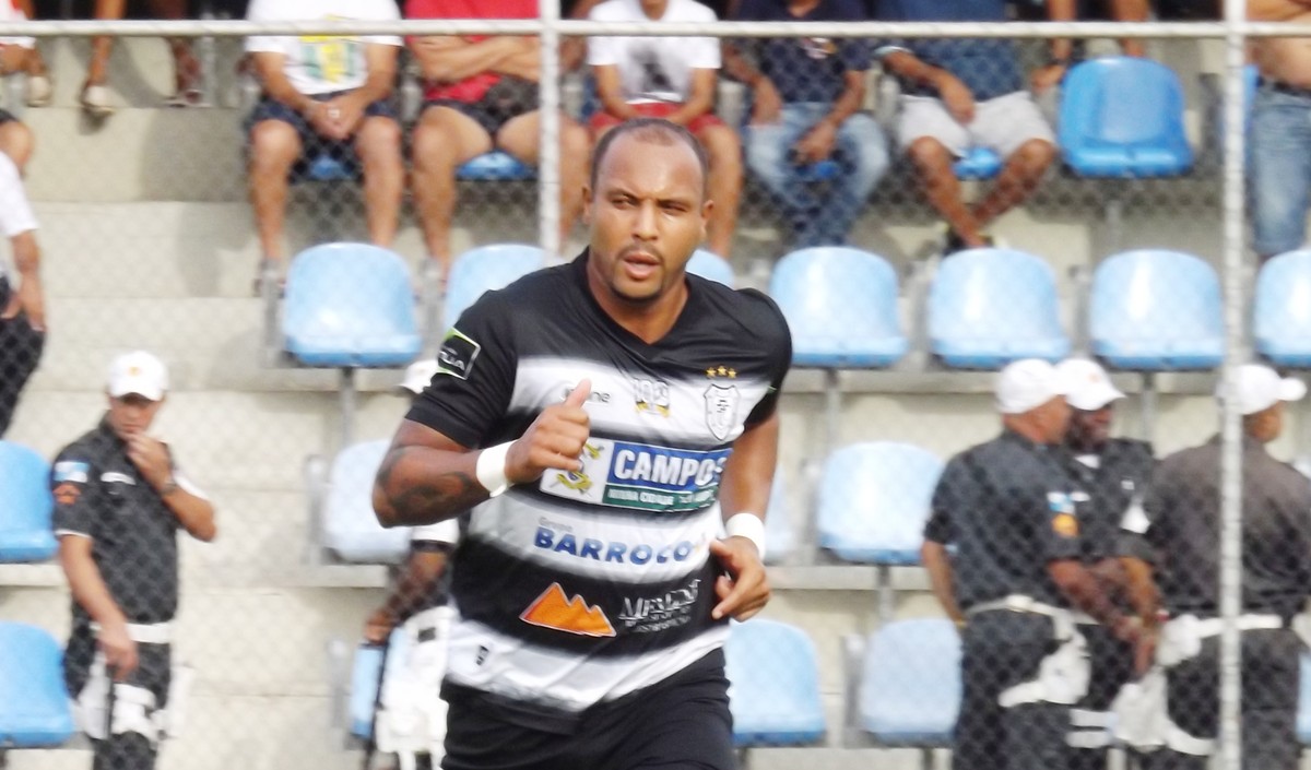 Centroavante Léo Guerreiro reforça o Sampaio Corrêa-RJ na ...