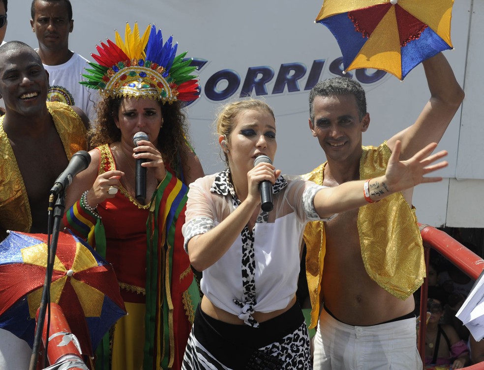 Luiza Possi se apresenta no Recife com Gerlane Lops (Foto: Diego Moraes/G1)
