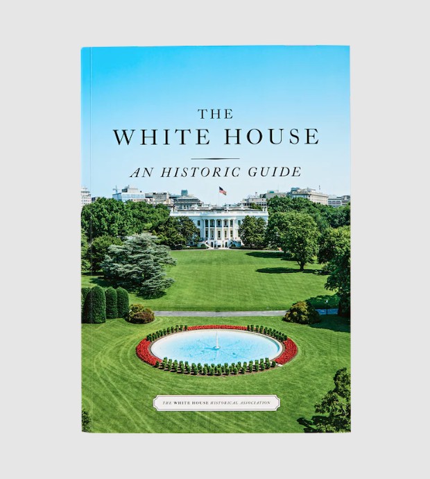 O livro The White House: An Historic Guide revelou parte da decoração feita pela ex-primeira-dama Melania Trump  (Foto: White House Historical Association / Reprodução)