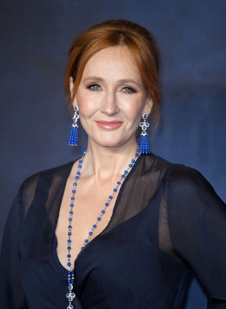 J. K. Rowling devolve prêmio após acusação de transfobia (Foto: Getty Images)
