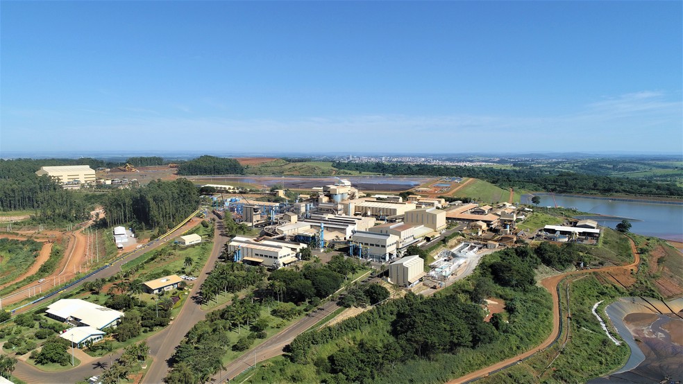 Complexo de mineração e metalurgia da CBMM, em Araxá (MG); empresa é a maior produtora de nióbio do mundo — Foto: Divulgação/CBMM
