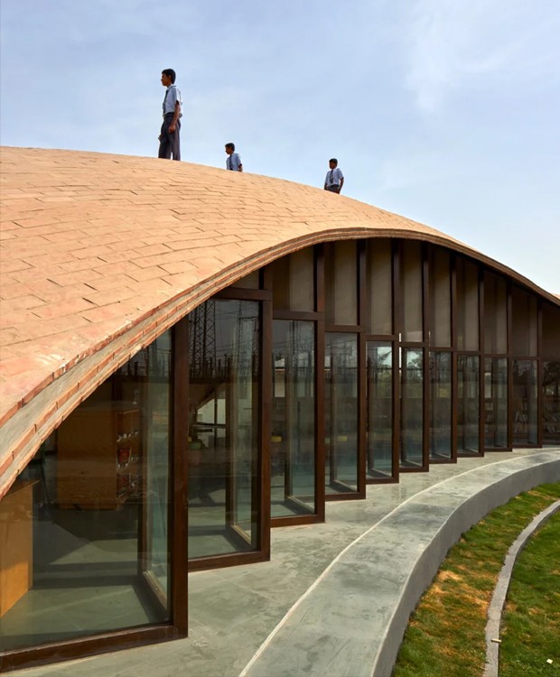 O telhado pode ser visto como uma espécie de pátio a céu aberto (Foto: sP+a/ Reprodução)