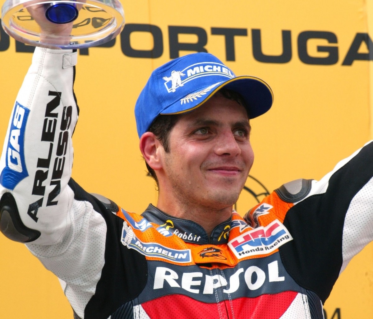 Confira agora o novo capacete LS2 Alex Barros