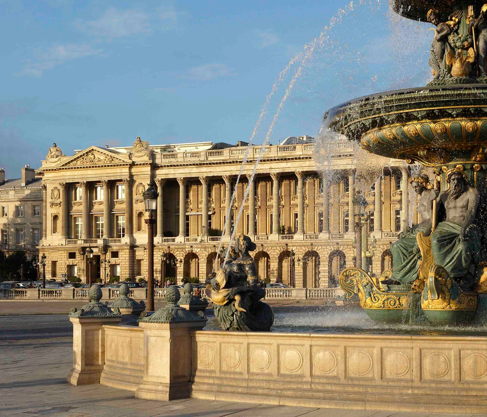 Hôtel de Crillon, em Place de la Concorde (Foto: Reprodução/Twitter/@hoteldecrillon) Hôtel de Crillon, em Place de la Concorde (Foto: Reprodução/Twitter/@hoteldecrillon)