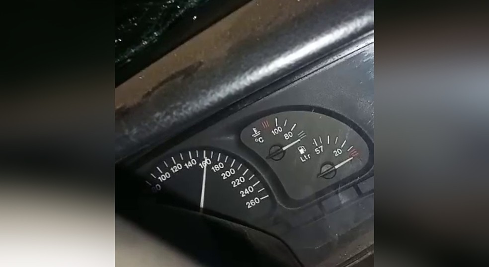 Motorista dirigia a 165km/h em trecho de velocidade reduzida no interior de São Paulo — Foto: Redes sociais