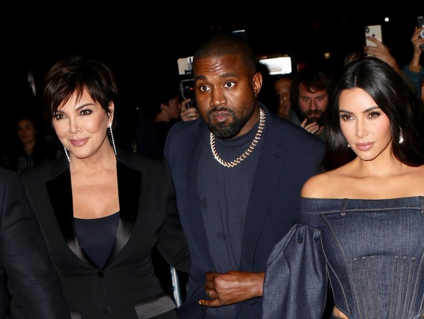 Kris Jenner, Kanye West e Kim Kardashian (Foto: Getty)