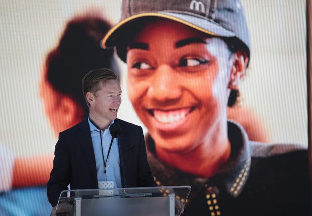 Chris Kempczinski na abertura da nova sede do McDonald's, em 2018. (Foto: Scott Olson/Getty Images)