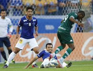 De volta ao time, Léo destaca postura diferente em triunfo sobre o Goiás