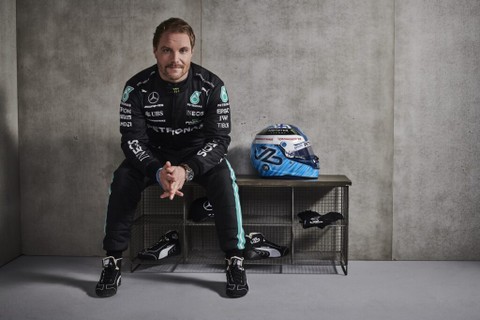 Mercedes: Valtteri Bottas vai de azul e branco na nova temporada (Reprodução)