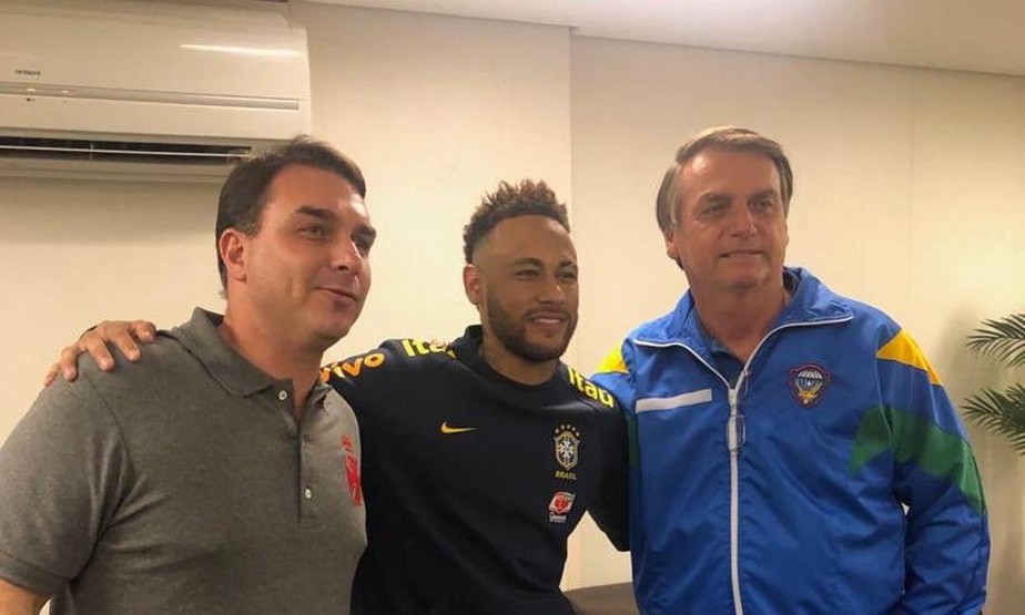 Neymar com Flávio e Jair Bolsonaro