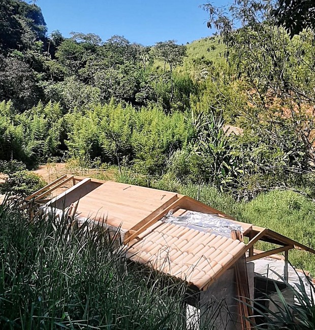 Obra na casa do lago localizada dentro do Rancho na Montanha de Bruno Gagliasso e Giovanna Ewbank (Foto: Reprodução / Instagram)