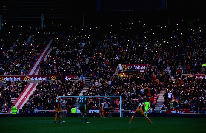 Sunderland x Hull City falta de luz (Foto: AFP)