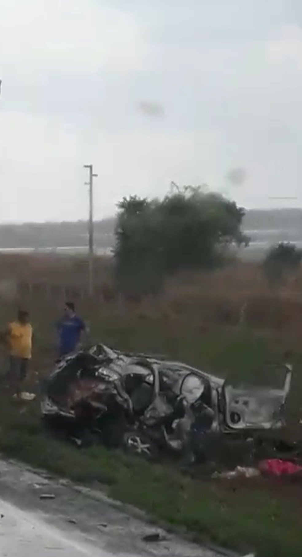 De acordo com a PRF, o acidente ocorreu por volta de 14h. — Foto: Reprodução