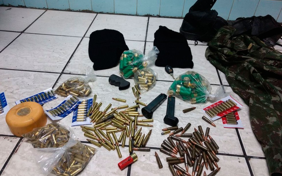 Munições de uso restrito foram encontradas com homem preso em Salvador (Foto: Divulgação/Polícia Civil)
