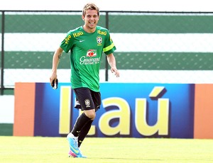 Bernard treino seleção brasileira Goiânia (Foto: Wander Roberto / Vipcomm)