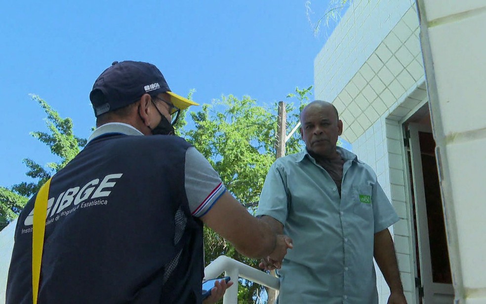 Recenseador e porteiro de prédio no Recife — Foto: Reprodução/TV Globo